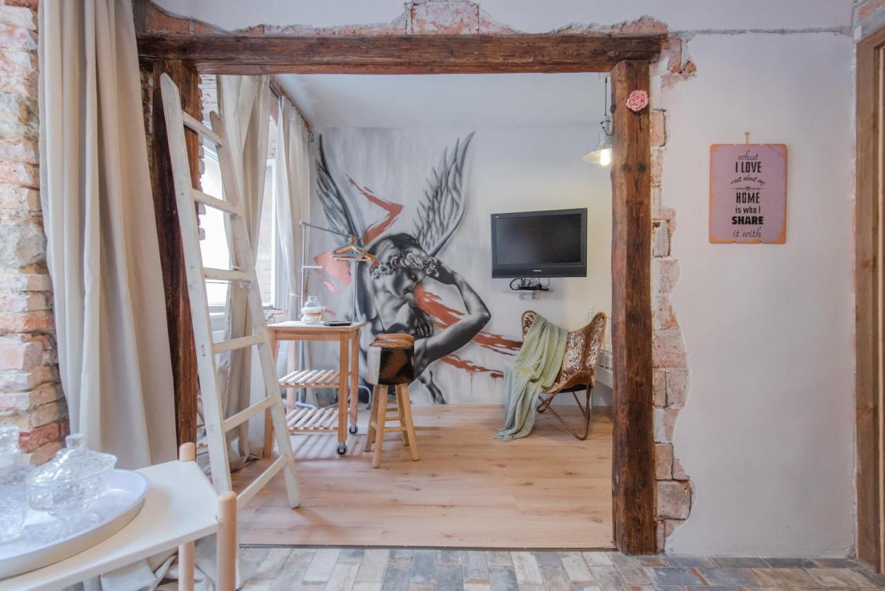Accommodation At The Zeus Apartment Pozsony Kültér fotó
